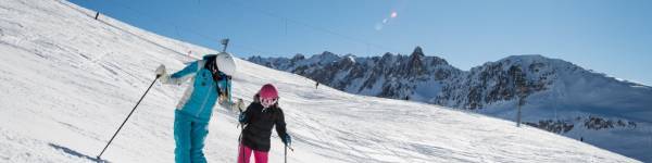 Comment choisir le bon cours de ski pour votre enfant